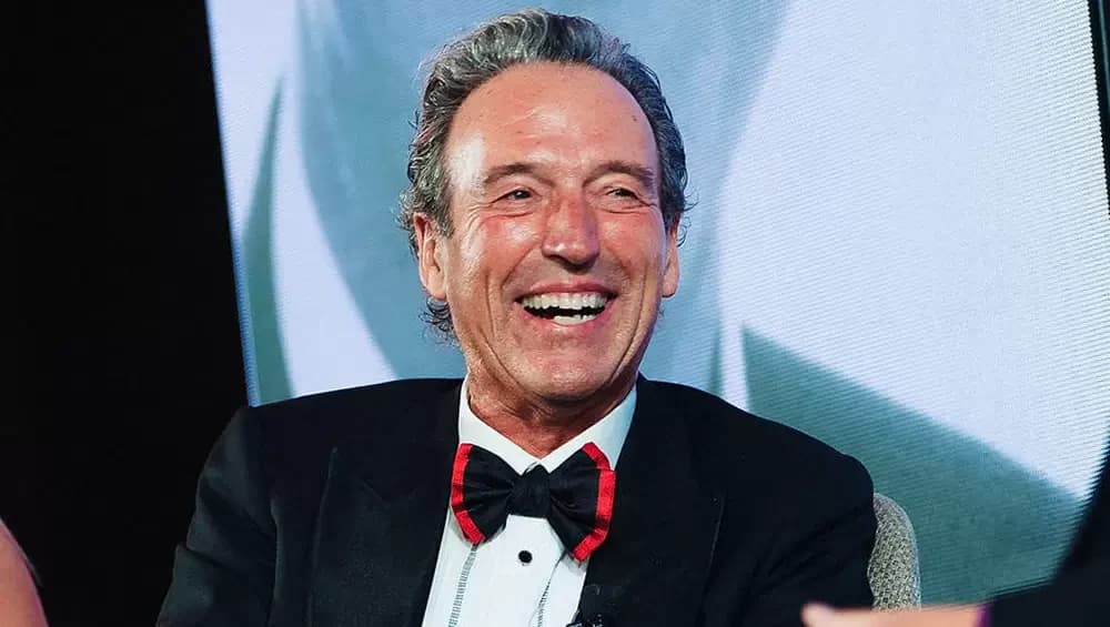How Graeme Hart Made His Money and Became New Zealand's Richest Man